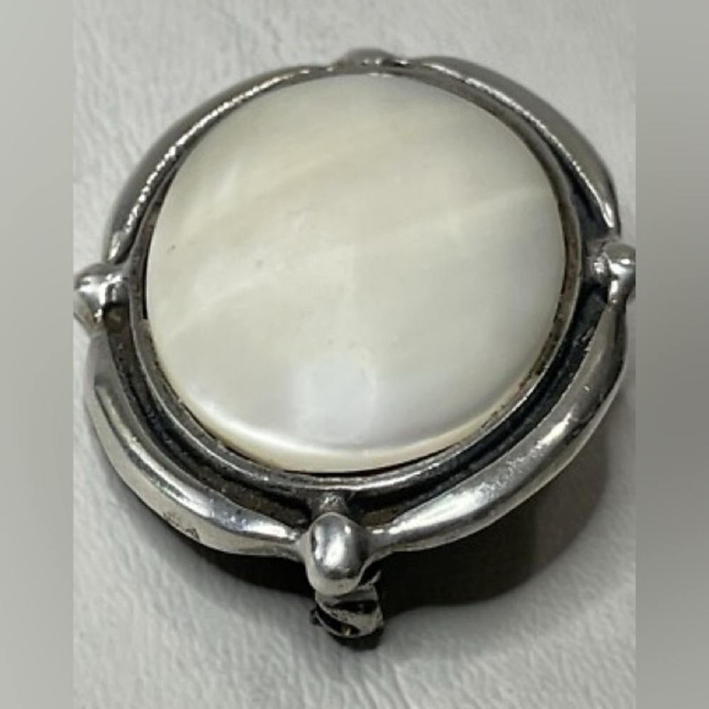 Antique Style Silver & White Agate Brooch Pendant